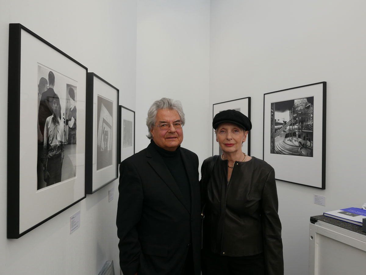 Klaus Honnef und Gabriele Honnef-Harling auf der Paris Photo, 2015 (Foto: Anna Gripp)